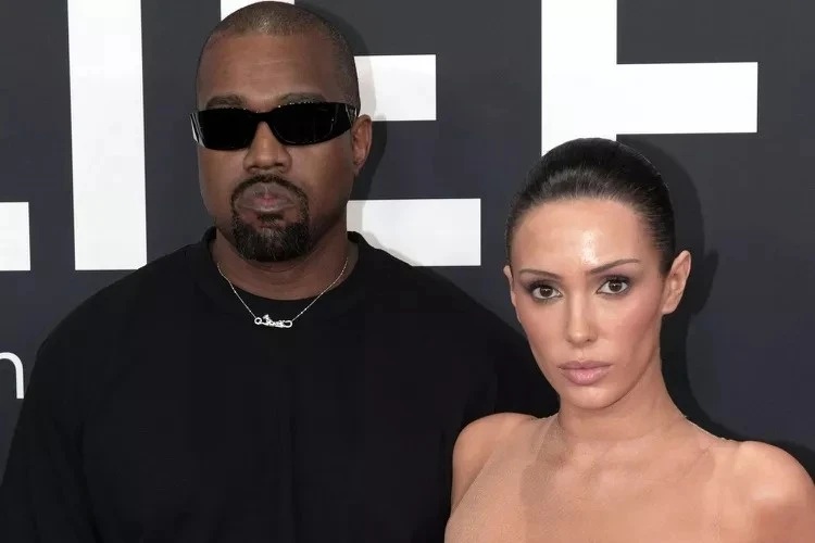 Bianca Censori Uncomfortable with Grammys Outfit, But Kanye West Insisted